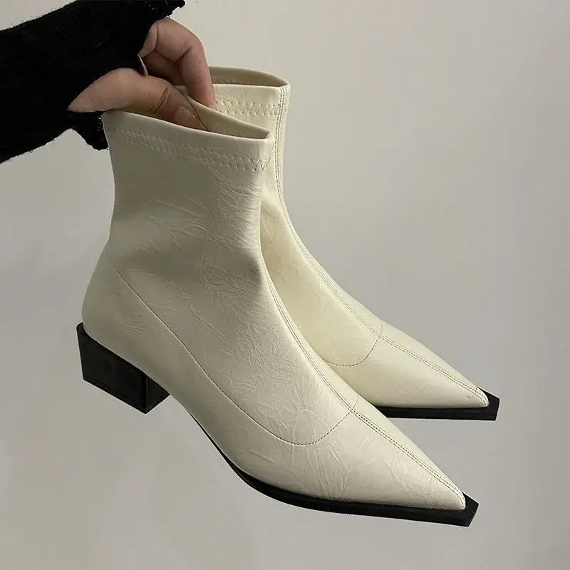 324