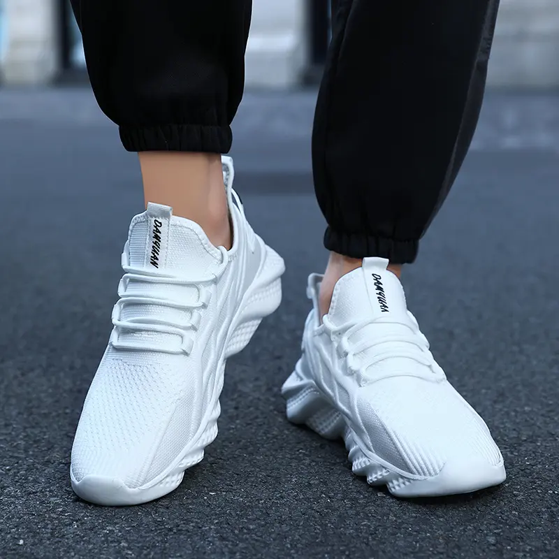 Women's and Men's Slip-Resistant Casual Shoes Durable Rubber Outsole Comfortable Cushioned Breathable Mesh Upper Sneakers