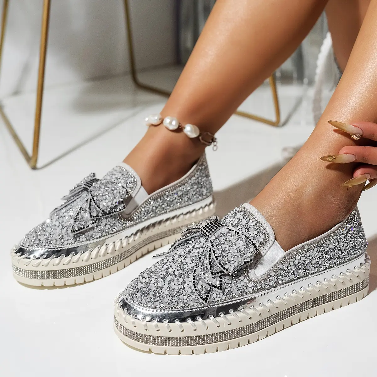 Rivets Design Women Flats Shoes PU Leather Loafers Punk Woman Flat Heel Shoes Round Toe Shoes for Women Plus Size 44