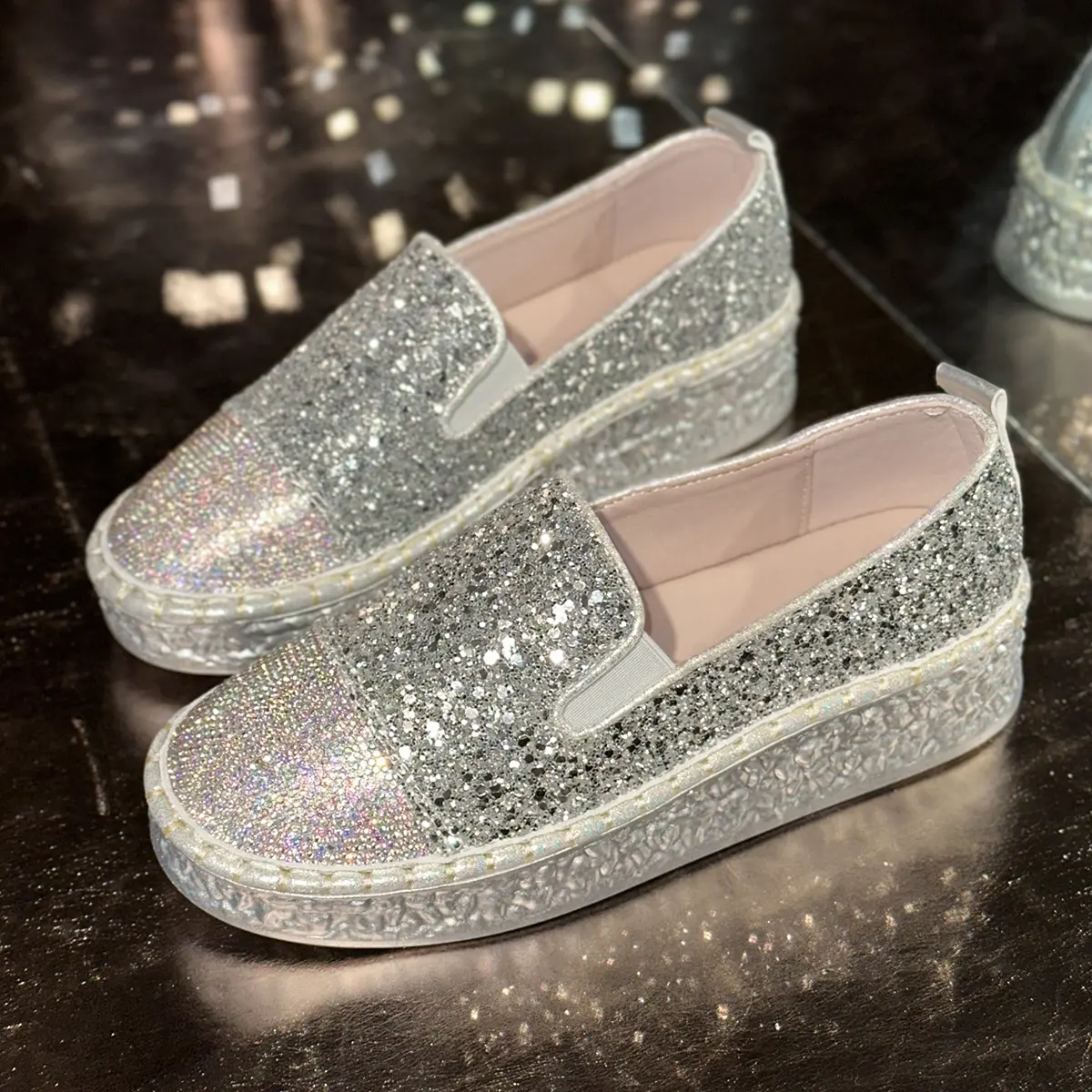 Rivets Design Women Flats Shoes PU Leather Loafers Punk Woman Flat Heel Shoes Round Toe Shoes for Women Plus Size 44