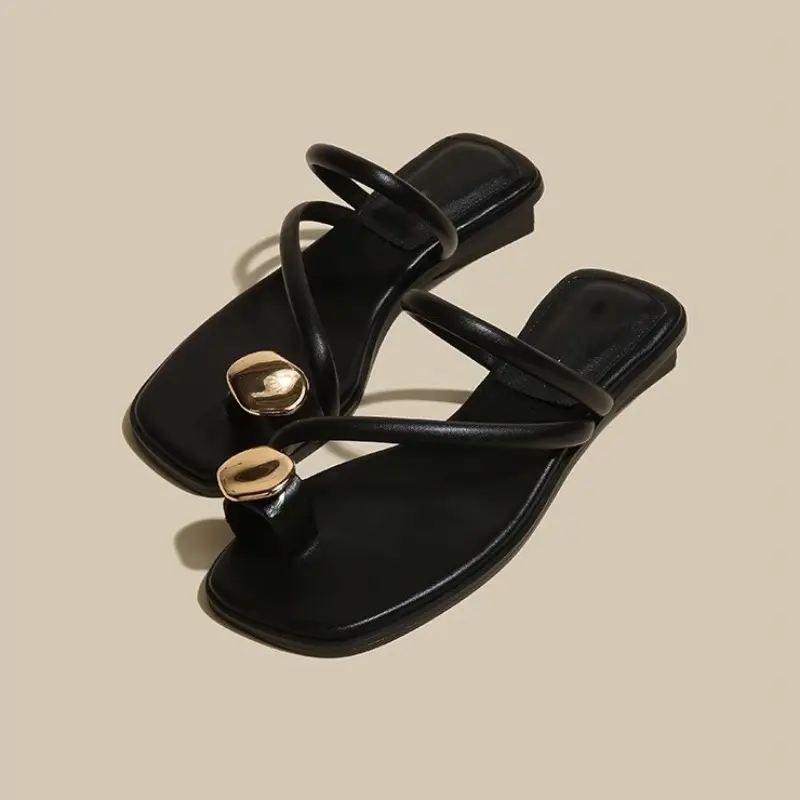 Summer Narrow Band Women Slipper Fashion Metal Decoration Low Heel Slip on Ladies Elegant Slides Casual Outdoor Beach Flip Flop