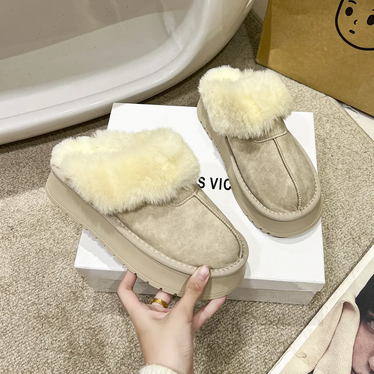 New Fashion Fluffy Platform Slippers for Women 2024 Winter Plush Warm Cotton Shoes Woman Comfort Non Slip Unisex Home Slippers