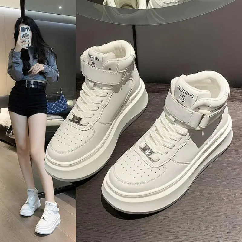 Lightweight Sports Running Shoes for Women 2024 Spring New Mesh Campus Style Forrest Gump Daddy All-match Casual Trendy Shoes
