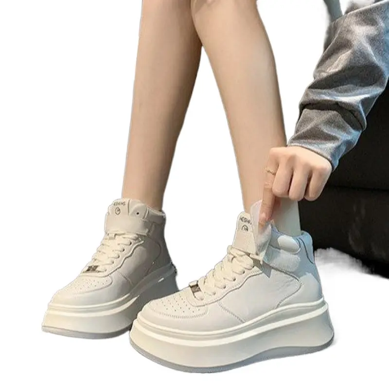 Lightweight Sports Running Shoes for Women 2024 Spring New Mesh Campus Style Forrest Gump Daddy All-match Casual Trendy Shoes