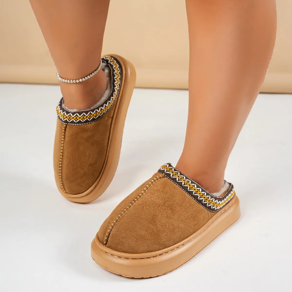 Fashion Women Fluffy Slippers for Autumn and Winter Indoor EVA Thick Sole Anti-Slip and Warm Unisex Slippers for Winter