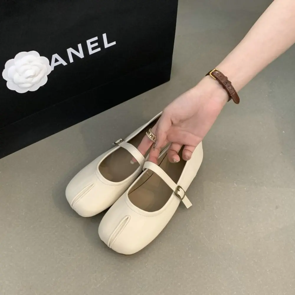 2024 Spring Women Sandals New Split Toe Mary Jane Flats Ladies Pumps Female Retro Vintage Girl Daily Novelty Solid Ninja Shoes