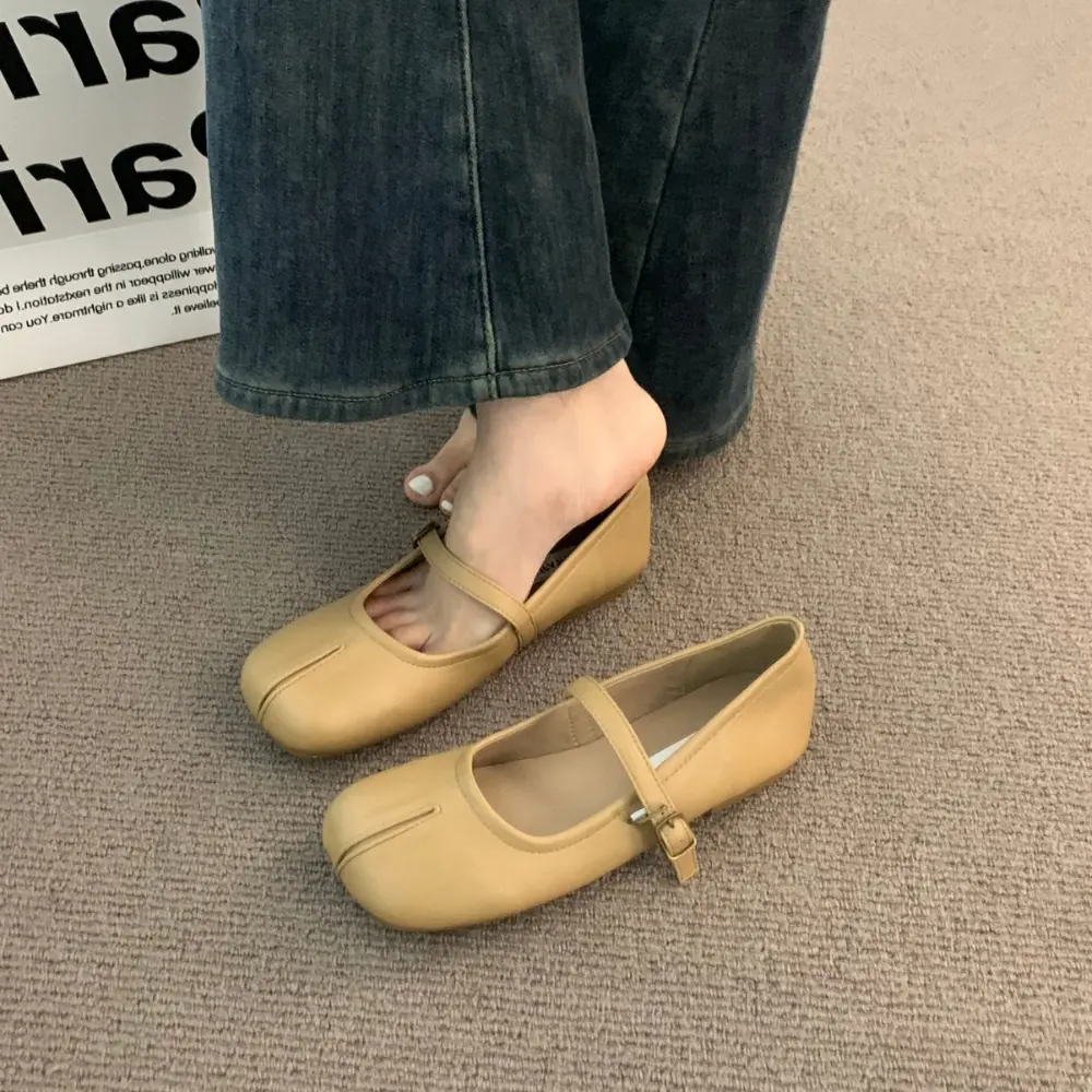 2024 Spring Women Sandals New Split Toe Mary Jane Flats Ladies Pumps Female Retro Vintage Girl Daily Novelty Solid Ninja Shoes