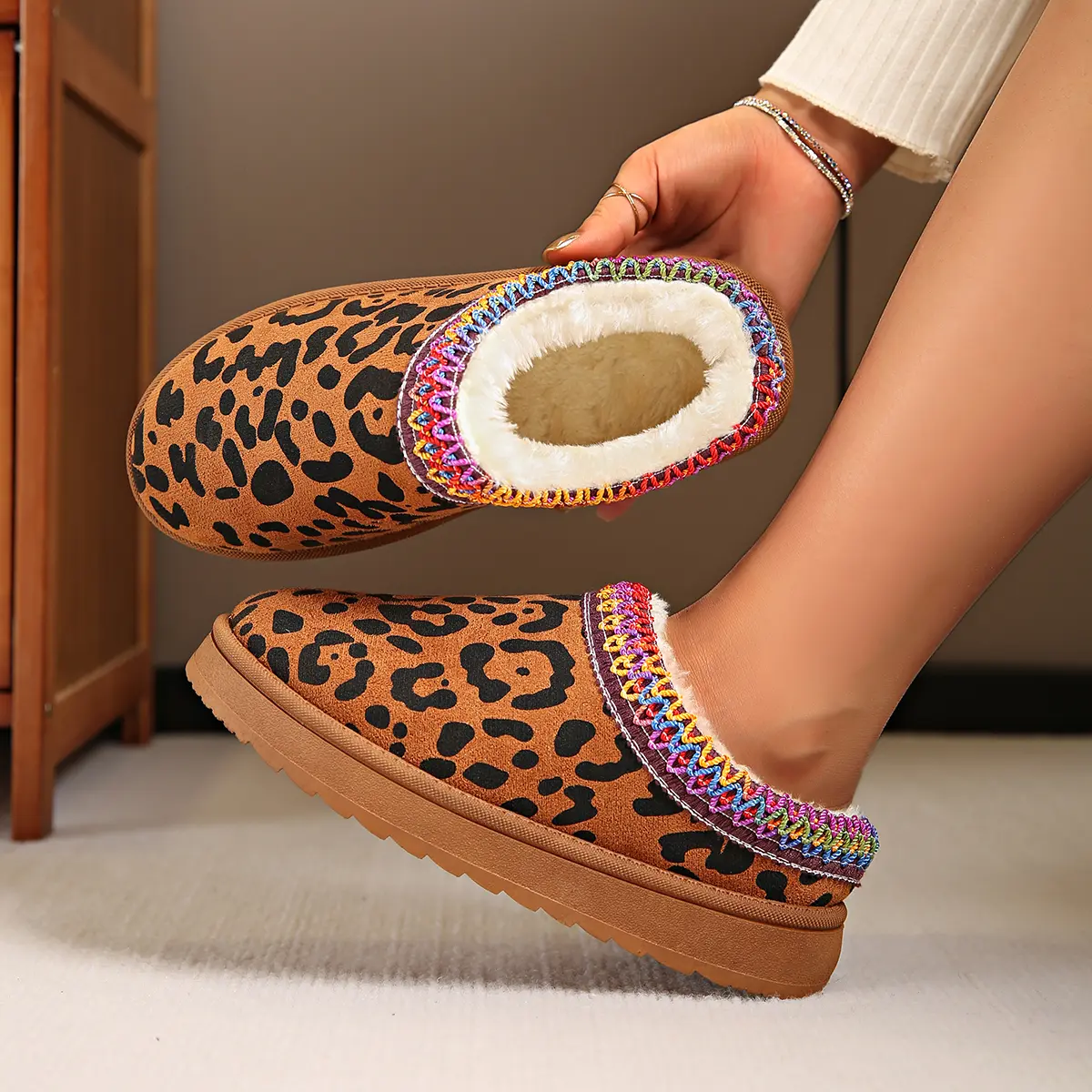 Snow Boots for Women 2024 Winter New Cashmere Warm Thick Soles Without Heel-covered Hair Half Slipper Cotton Shoes for Women