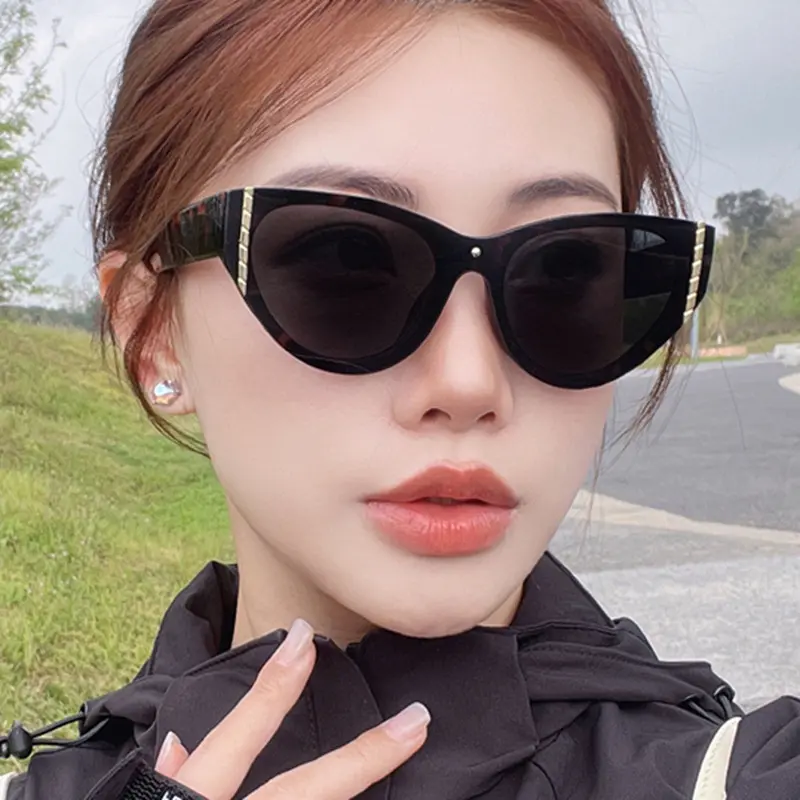 New Fashion Women Cat Eye Sunglasses Retro Frameless Outdoor Sunshade Sun Glasses Eyeglass Uv400 Luxury Brand Design Eyewear
