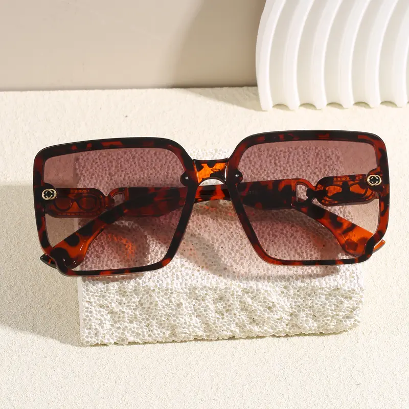 Sunglasses for Women New Fashion Rimless Eyeglasses Gradient Sunglasses Lady Vintage Classic Fashion Eyewear