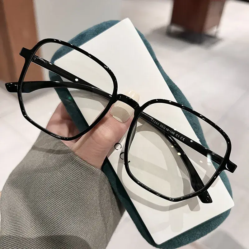 Ultra Light Myopic Glasses Vintage Square Frame Short Sight Eyewear Blue Light Blocking Eye Protection Near Sight Eyeglasses