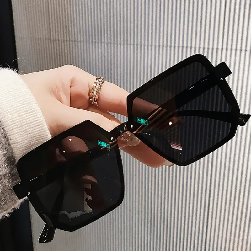 New Women's Sunshade Polygonal Sunglasses High-definition UV Protection Driving Sunglasses Trendy Retro UV Resistant Sunglasses