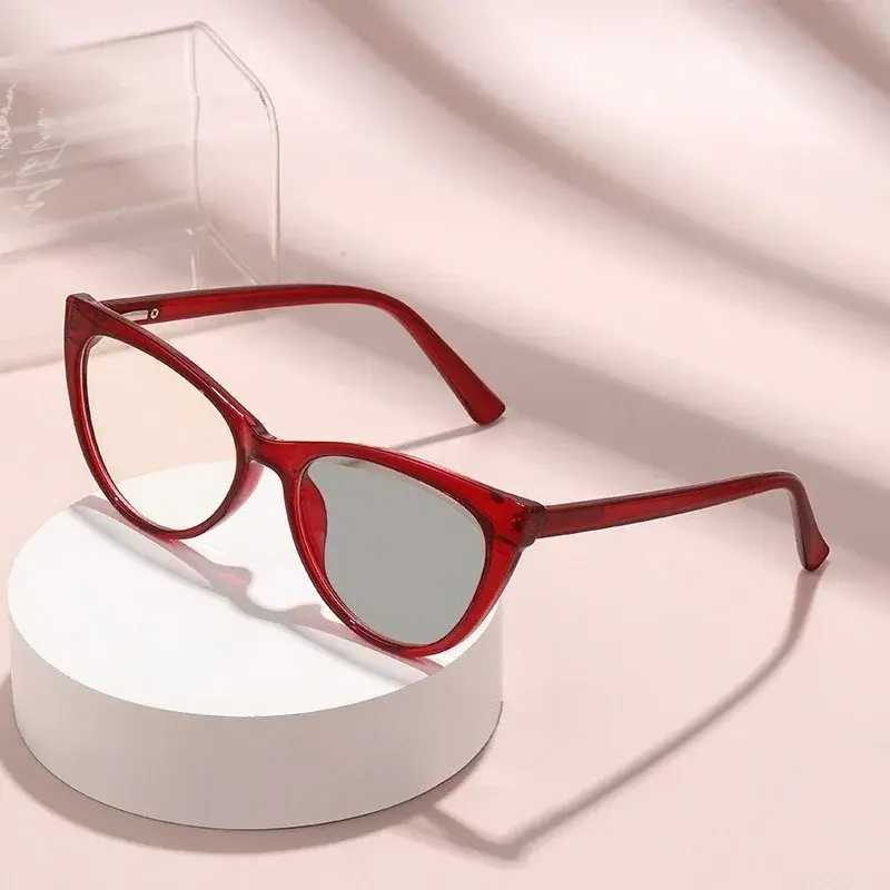 Retro Cat-eye Photochromic Myopia Glasses Spring-legged Fashion Ultra-light Glasses for Men and Women Minus Diopter Eyeglasses