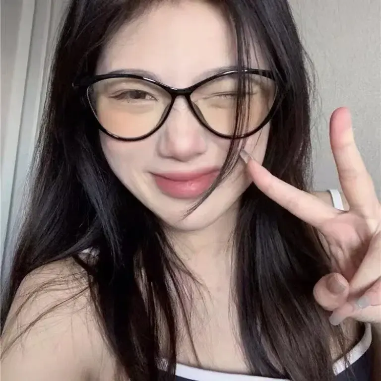 New Fashion Vintage Gradient Eyeglasses Large Frame Cat Eye Myopia Glasses Blue Light Blocking Eye Protection Unisex Eyewear