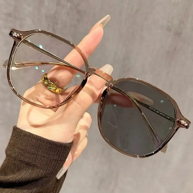 Ultra Lightweight Photochromic Reading GlassesHigh-end Anti Blue Light High-definition Glasses Black Framed Color Change Eyewear