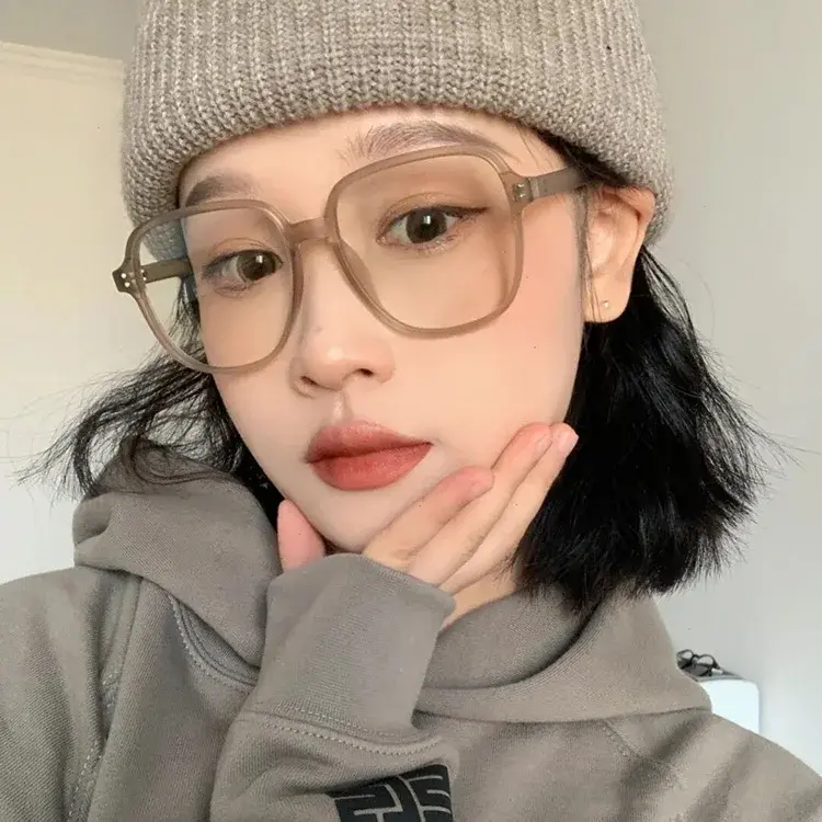 Professional Ultra Light Matte Tea Myopia Eyeglasses Fashionable Anti Blue Light Near Sight Glasses Women  Large Frame Eyewear