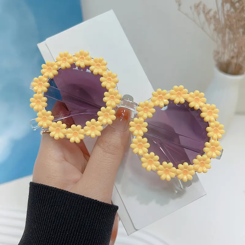 Girls Cute Flower Sunglasses Hipster Kids Sunflower Glasses Sunglasses Out of Spring Outing Sunshade Glasses 1-6 Years Old