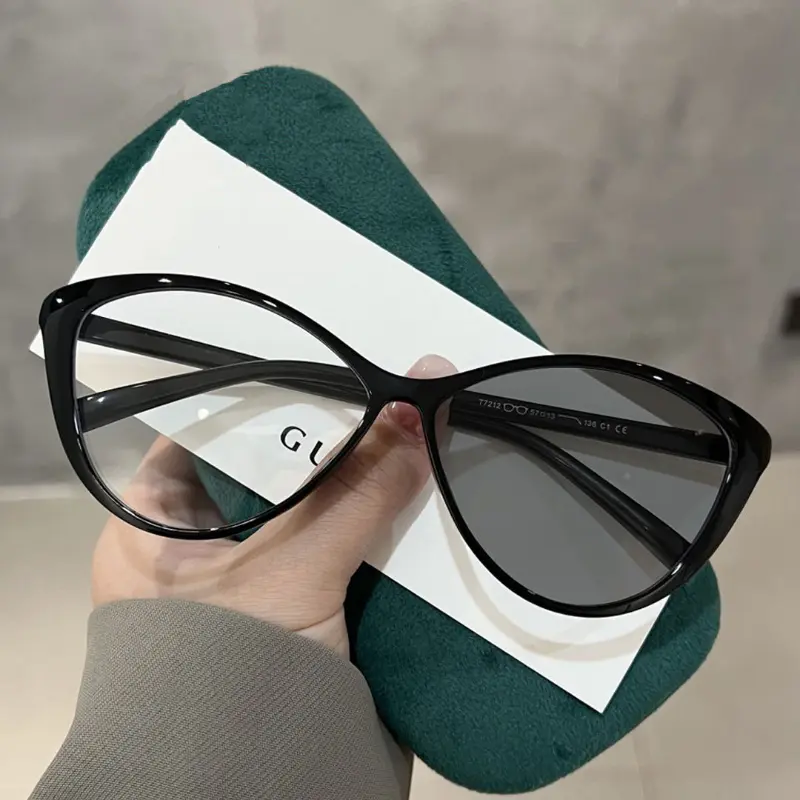 Retro Frame Color Changing Short Sight Eyewear Cat Eye Photochromic Myopia Glasses Ultralight Anti-blue Light Near Sight Glasses