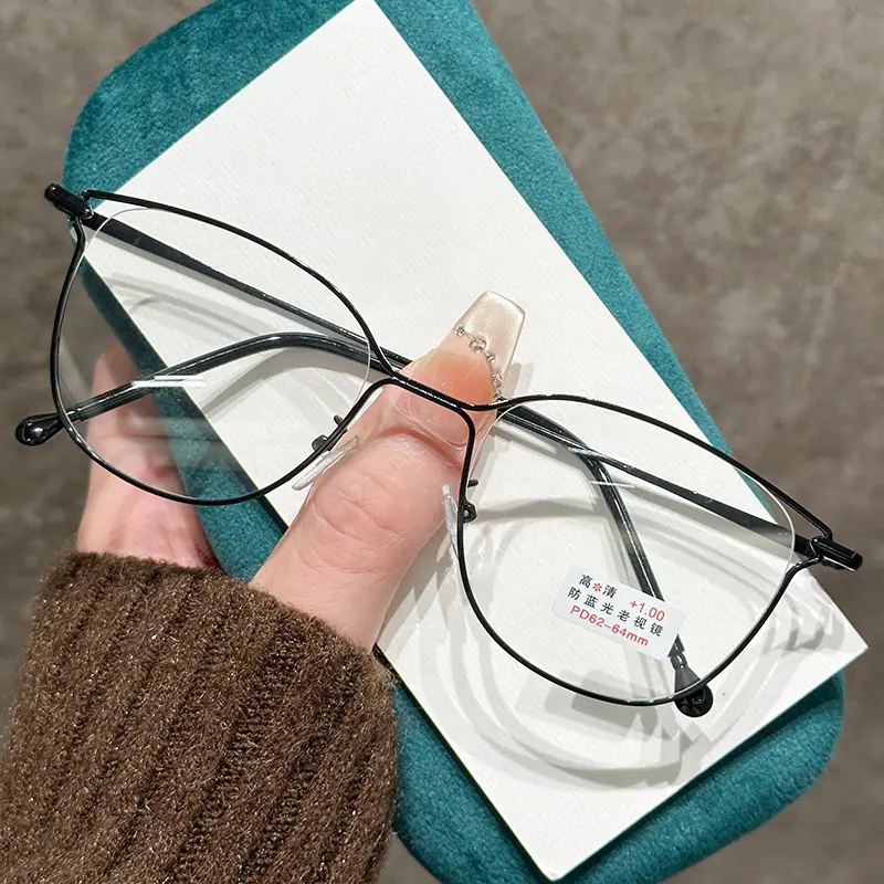 New Korean Version Cat Eye Reading Glasses for Women  Fashion Square Frame HD Presbyopia Glasses Clear Lens Far Sight Glasses