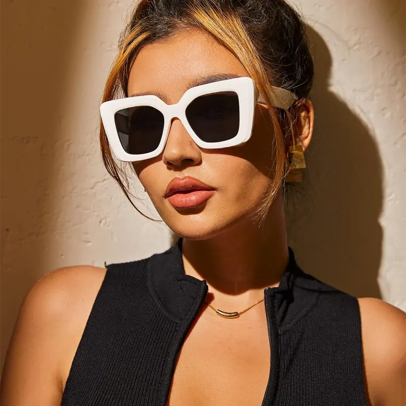 Retro Fashion Luxury Brand Square Sunglasses Unisex Gradient Lens Vintage Sun Shades Glasses For Women Sexy Oversized Shades