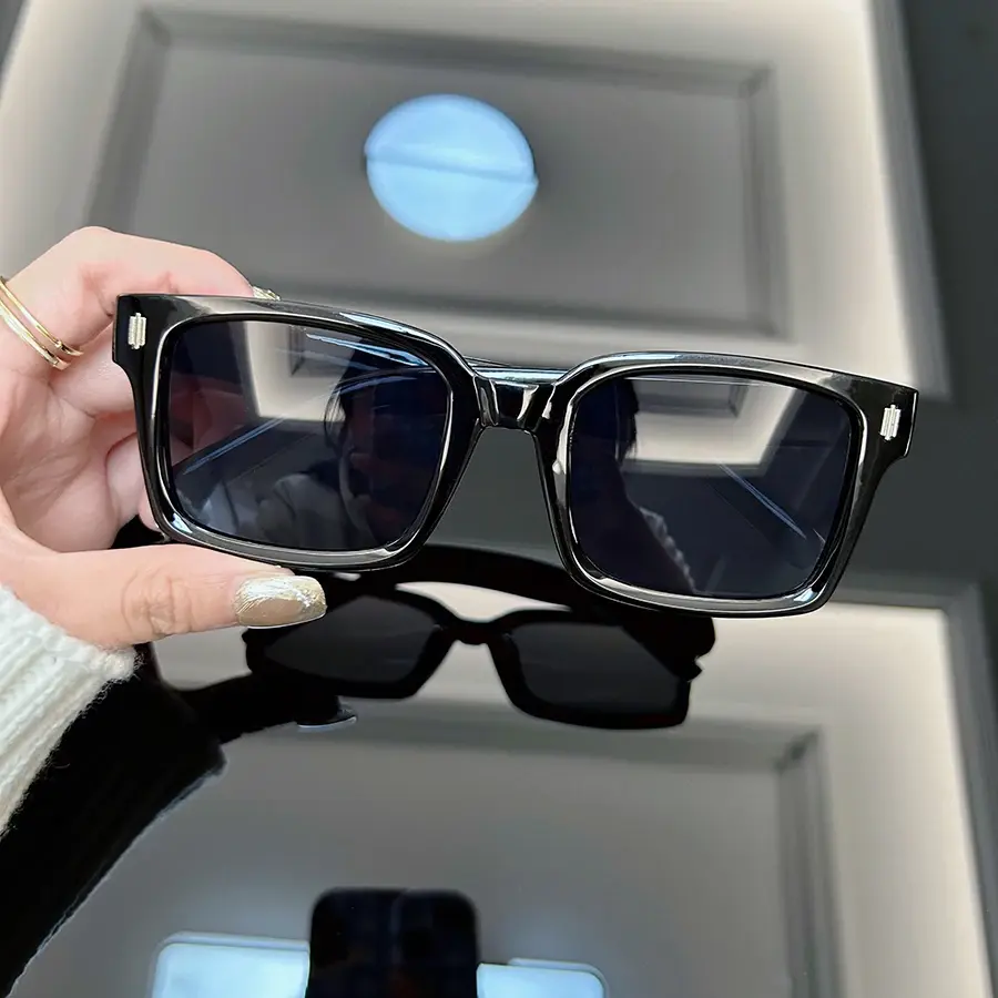 New Square Sunglasses Women Men Brand Designer Shades Sun Glasses Female Male Vintage Fashion Rivet Luxury Oculos De Sol