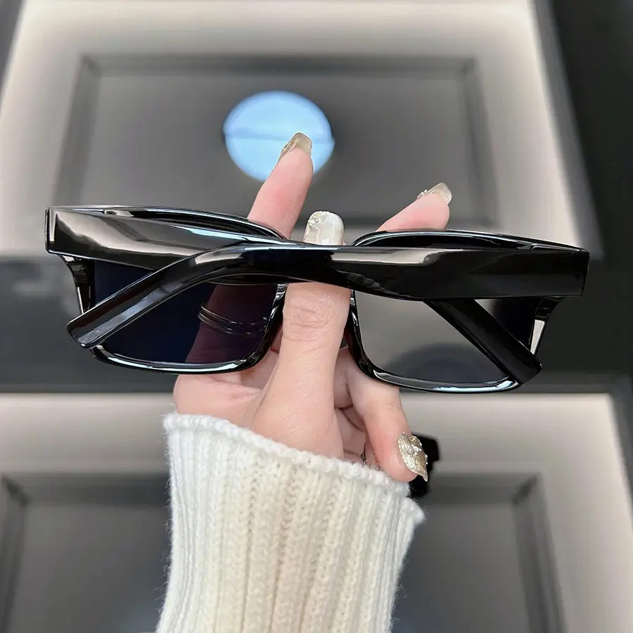 New Square Sunglasses Women Men Brand Designer Shades Sun Glasses Female Male Vintage Fashion Rivet Luxury Oculos De Sol