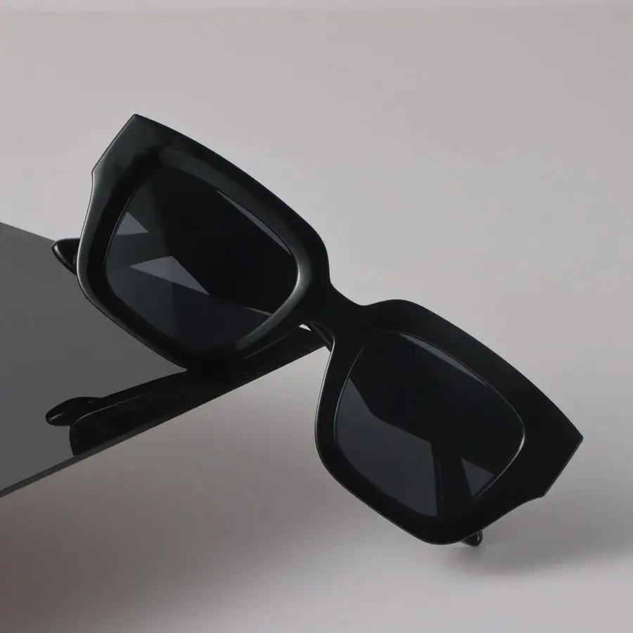 Fashion Sunglasses Women Men Square Mirror Lens Brand Designer Black Sun Glasses Trendy Eyewear Unisex Sexy Classic