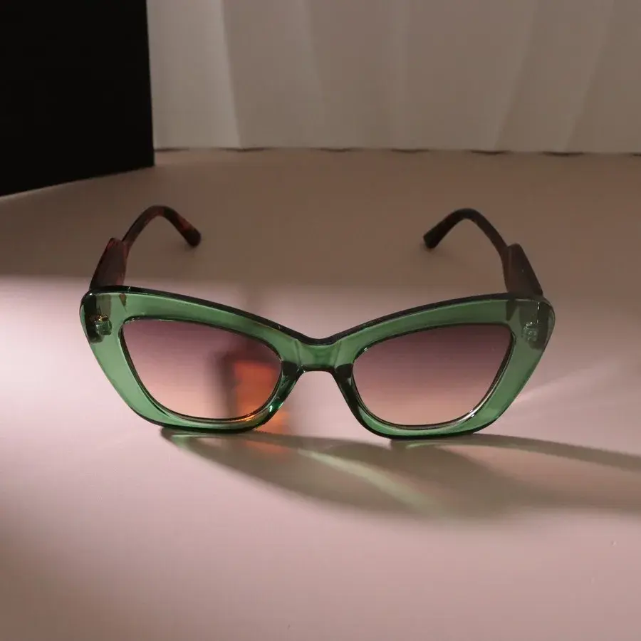 Luxurious Gradient Sun Glasses Women Men Cat Eye Sunglasses Female Casual Green Colors Mirror Designer Brand Fashion