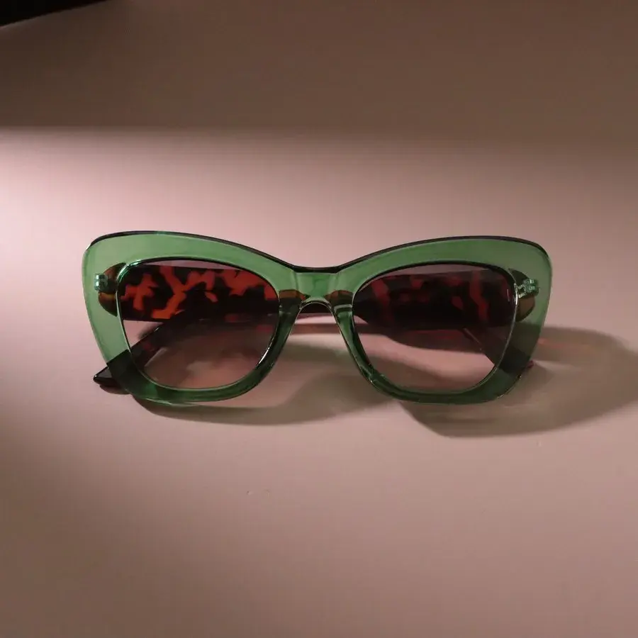 Luxurious Gradient Sun Glasses Women Men Cat Eye Sunglasses Female Casual Green Colors Mirror Designer Brand Fashion