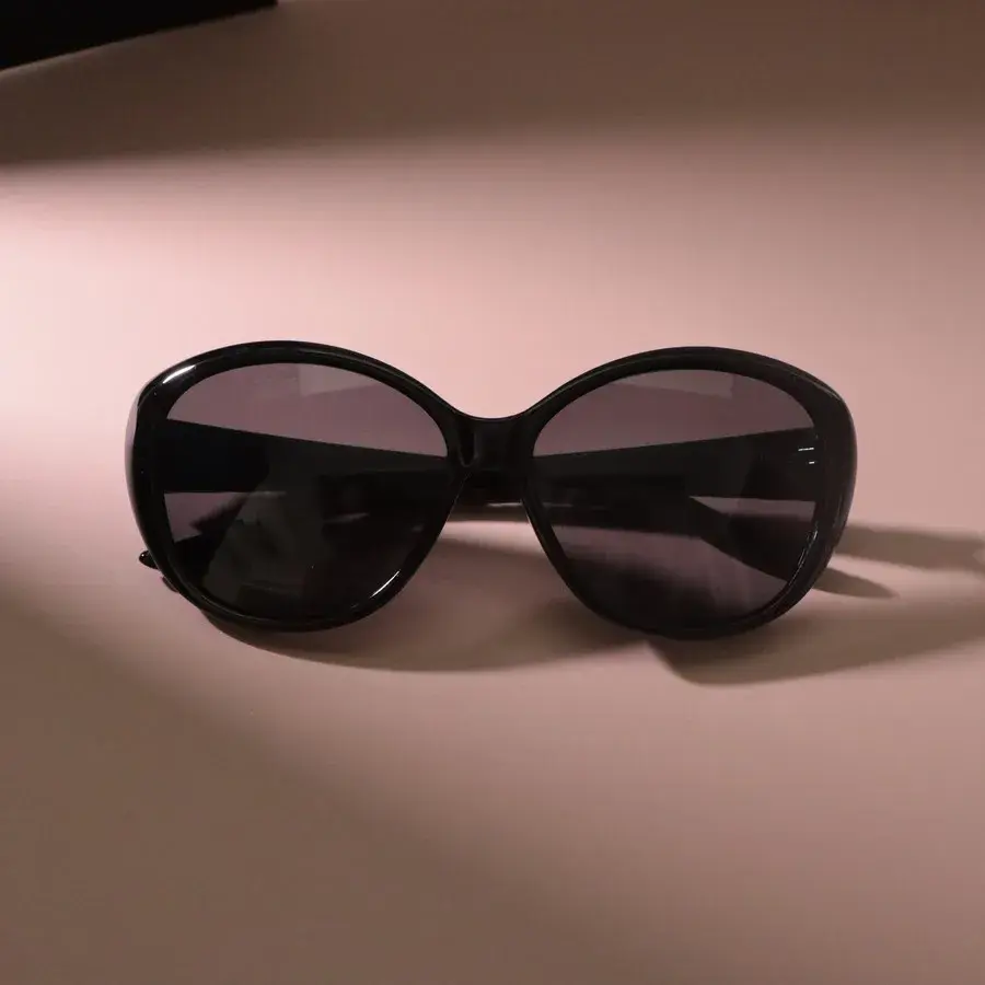 Luxurious Cat Eye Frame Sun Glasses Women Men Square Sunglasses Female Casual Black Colors Mirror Designer Brand Fashion