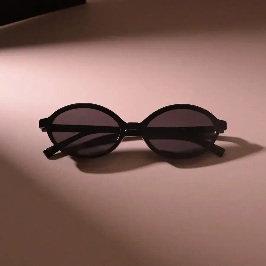 Luxurious Small Frame Sun Glasses Women Men Oval Sunglasses Female Casual Black Colors Mirror Designer Brand Fashion