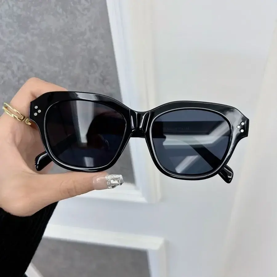 Casual Square Elegant Classic Sunglasses Men Women Fashion Vintage Sun Glasses Male Plain Brand Shades