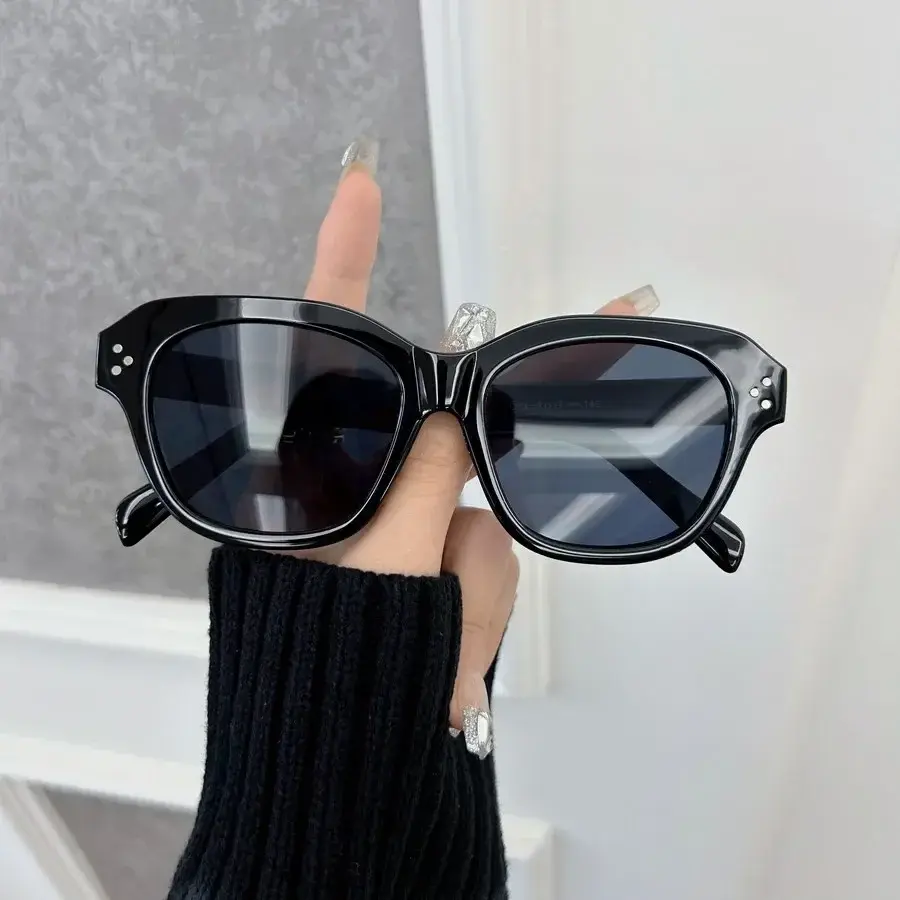 Casual Square Elegant Classic Sunglasses Men Women Fashion Vintage Sun Glasses Male Plain Brand Shades