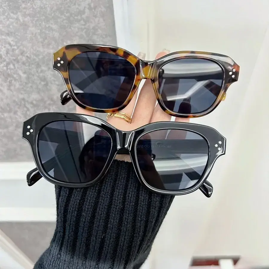 Casual Square Elegant Classic Sunglasses Men Women Fashion Vintage Sun Glasses Male Plain Brand Shades