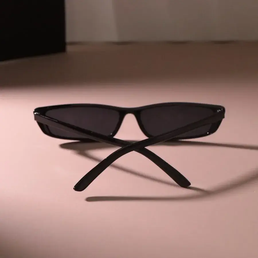 Luxurious Small Frame Sun Glasses Women Men Rectangle Sunglasses Female Casual Black Colors Mirror Designer Brand Fashion
