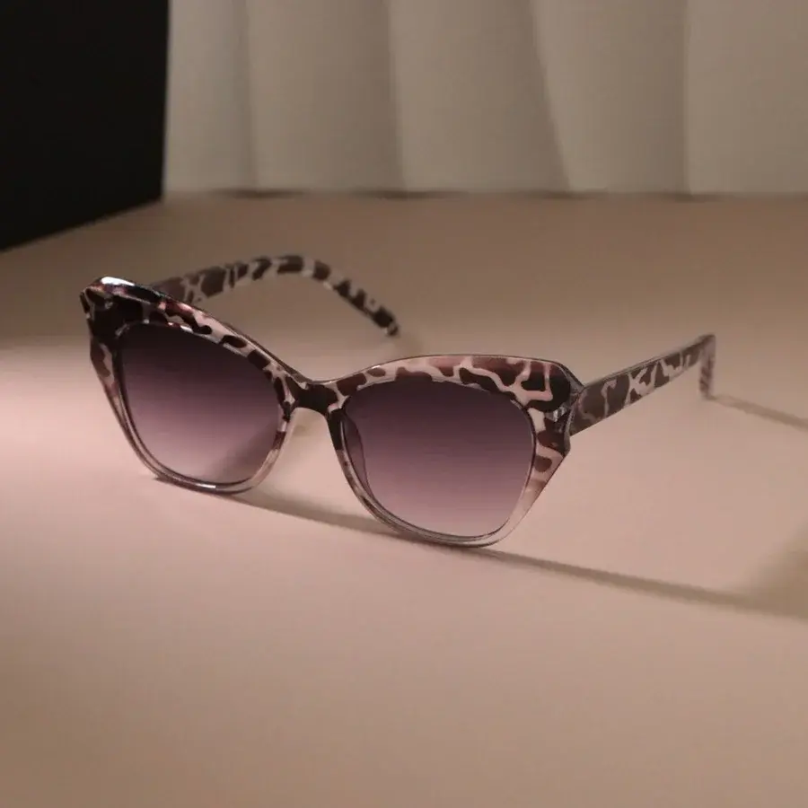 Classic Cat Eye Sunglasses Women Men Fashion Sun Glasses Female Male Designer Mirror Casual Travel Shades Oculos De Sol