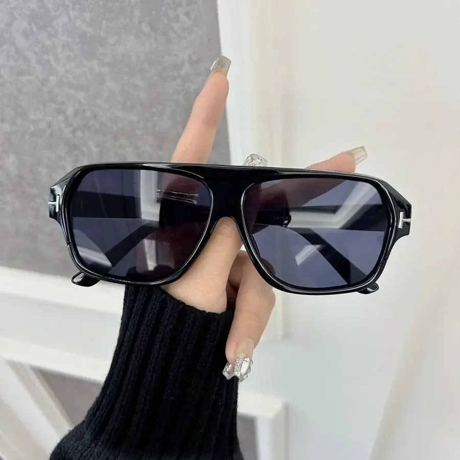 Casual Rectangle Elegant Classic Sunglasses Men Women Fashion Vintage Sun Glasses Male Plain Brand Shades