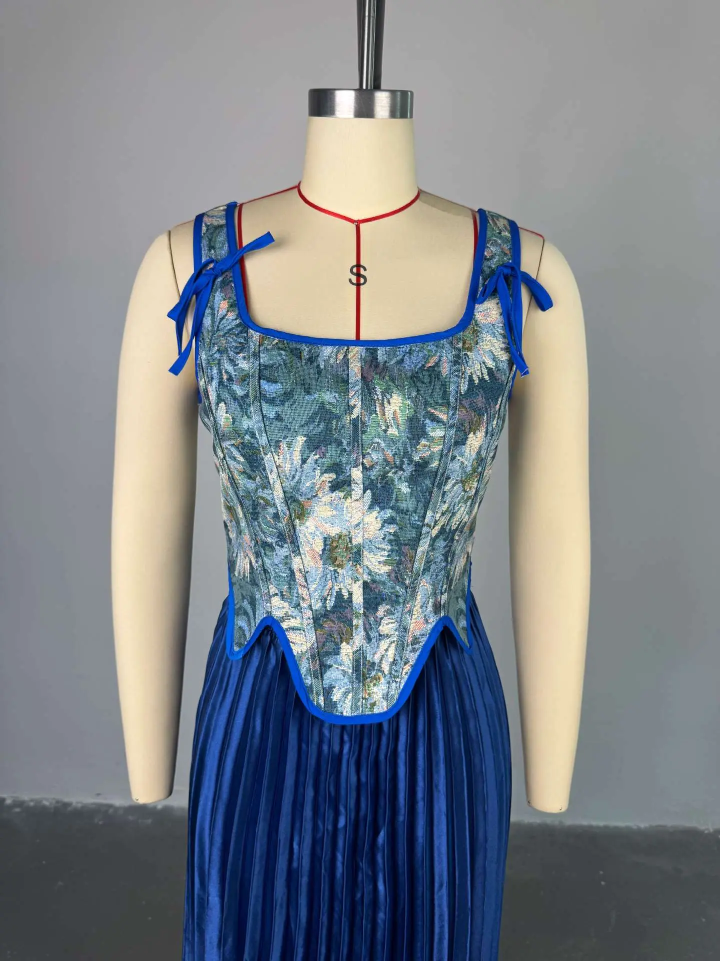 Women Printed Waist-Cinching Crop Top and High-waisted Pleated Skirt Two-piece Set Vintage Casual Elegant Corset Matching Set