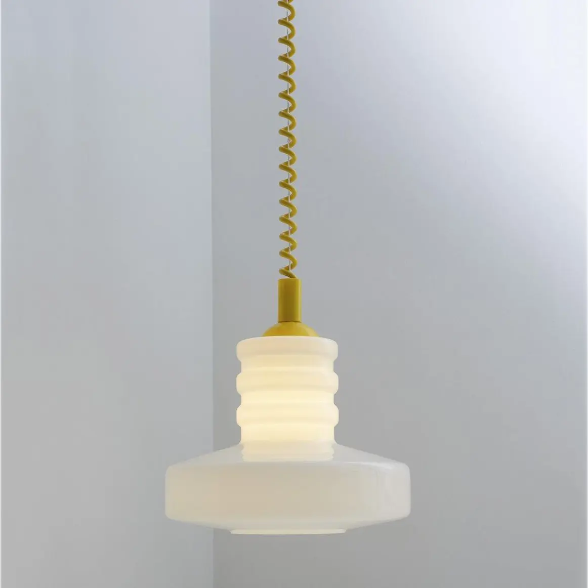 Vintage Glass Suspension Lamps Retro Creative White Chandelier Living Room Kitchen Room Hanging Ceiling Lights Decor Mood Light