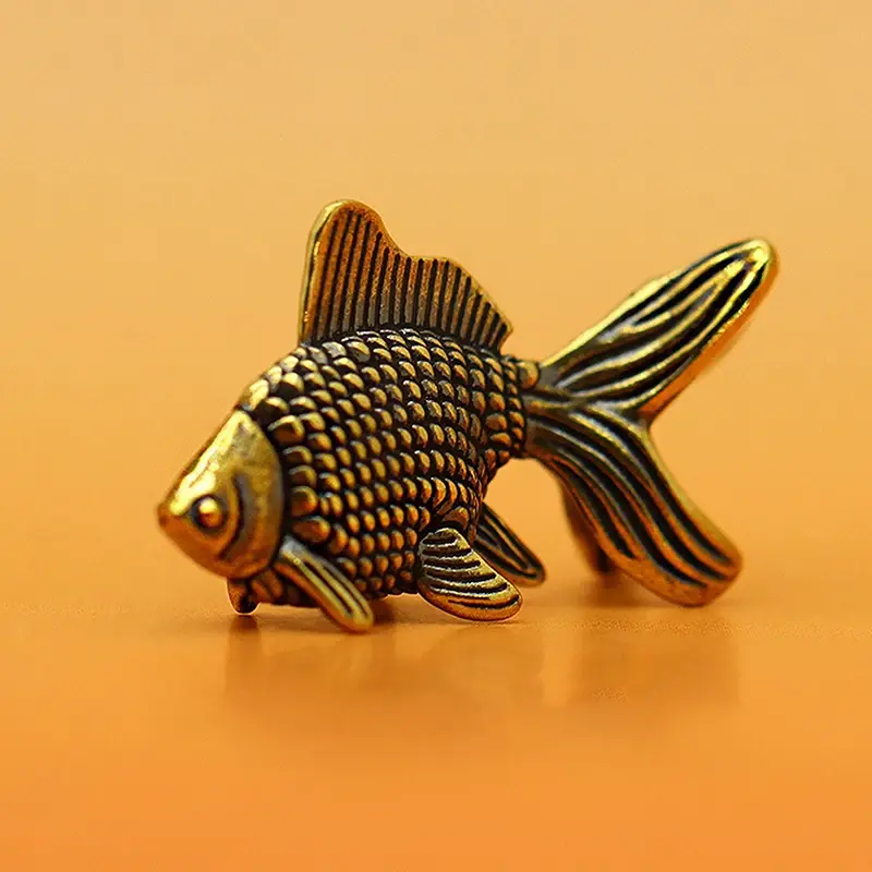 Goldfish Butterfly Pig Red-crowned Crane Lion Figurine Retro Brass Lucky Animal Statue Ornament Home Desk Decoration Tea Gift