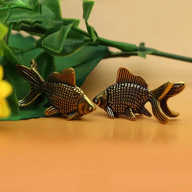 Goldfish Butterfly Pig Red-crowned Crane Lion Figurine Retro Brass Lucky Animal Statue Ornament Home Desk Decoration Tea Gift