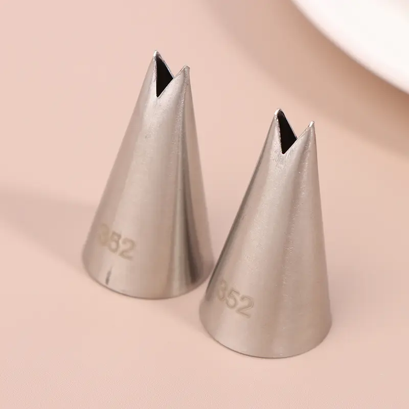 1Pc #352 Stainless Steel Rose Leaves Cupcake Decorating Tips Pastry Nozzles Fondant Leaf Tips Stainless Steel Piping Nozzles