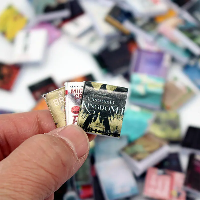 100pc Random Miniatures Dollhouse Classical Mini Flip Books Notebook Furniture Decoration Doll Doll Toy Supplies