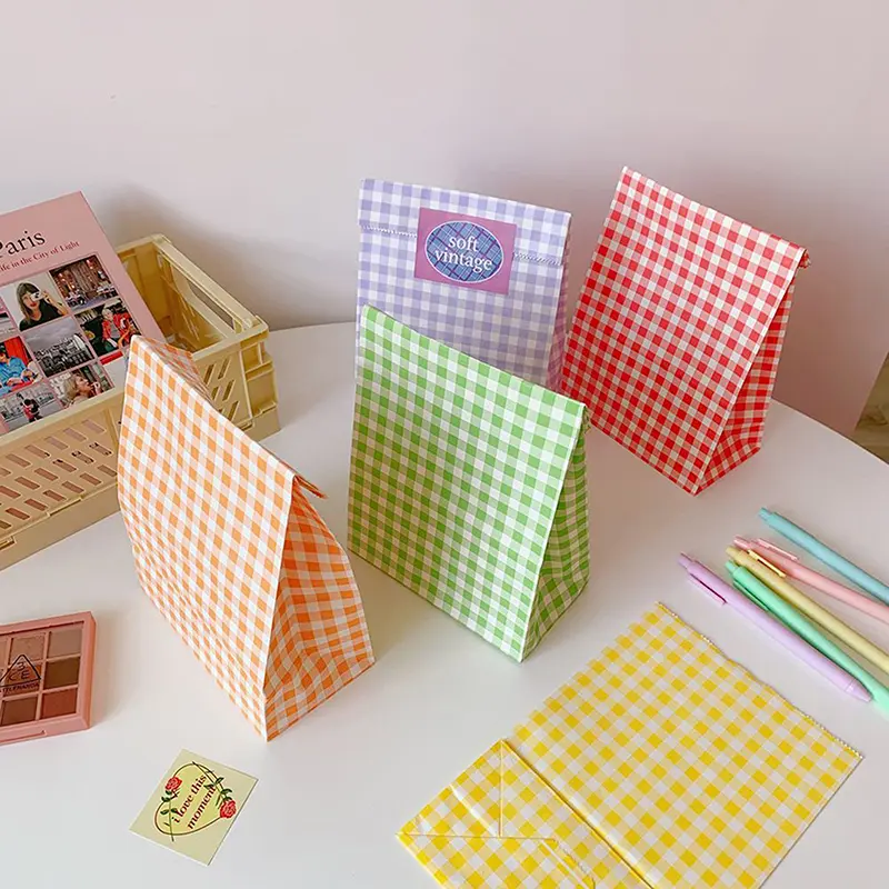 20Pcs INS Style Colorful Plaid Kraft Paper Bag Birthday Party Graduation Christmas Gift Bag Packaging Bag Candy Sundries Bags