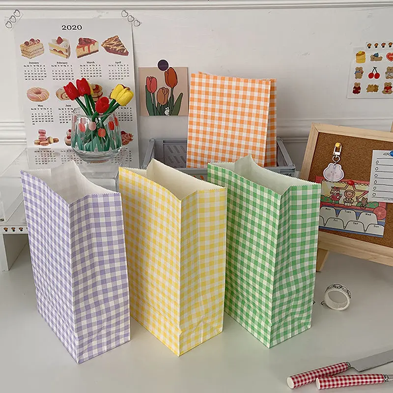 20Pcs INS Style Colorful Plaid Kraft Paper Bag Birthday Party Graduation Christmas Gift Bag Packaging Bag Candy Sundries Bags