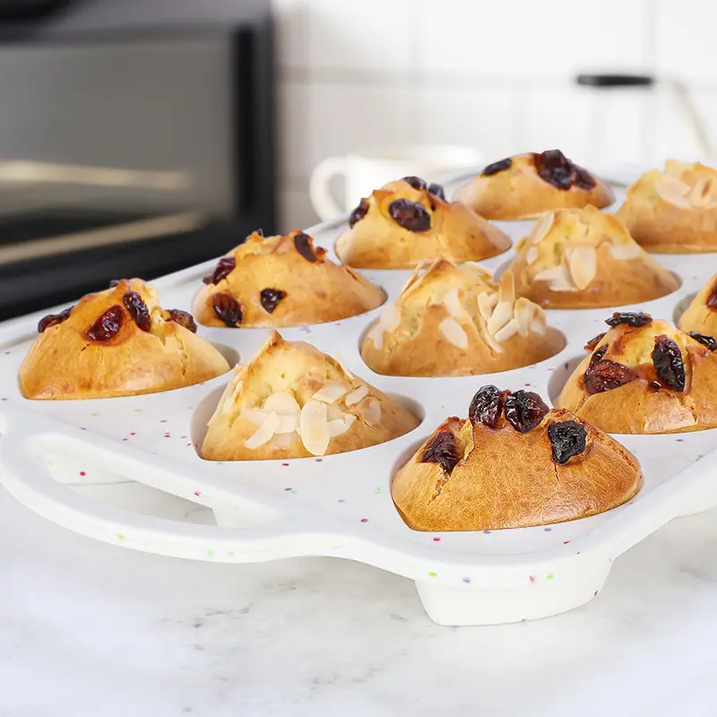 Love Shape Silicone Muffin Pans For Baking With Metal Reinforced Frame, Love Shape 12 Cups Regular Size
