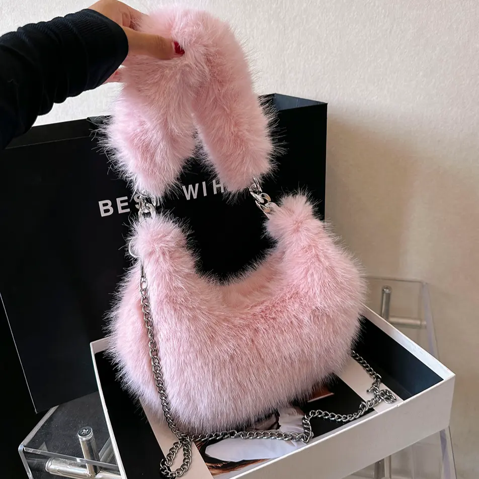 Fashion Soft Fluffy Tote Handbag Autumn&Winter Women's Faux Fur Chain Crossbody Bag Luxury Furry Underarm Bag Plush Shoulder Bag