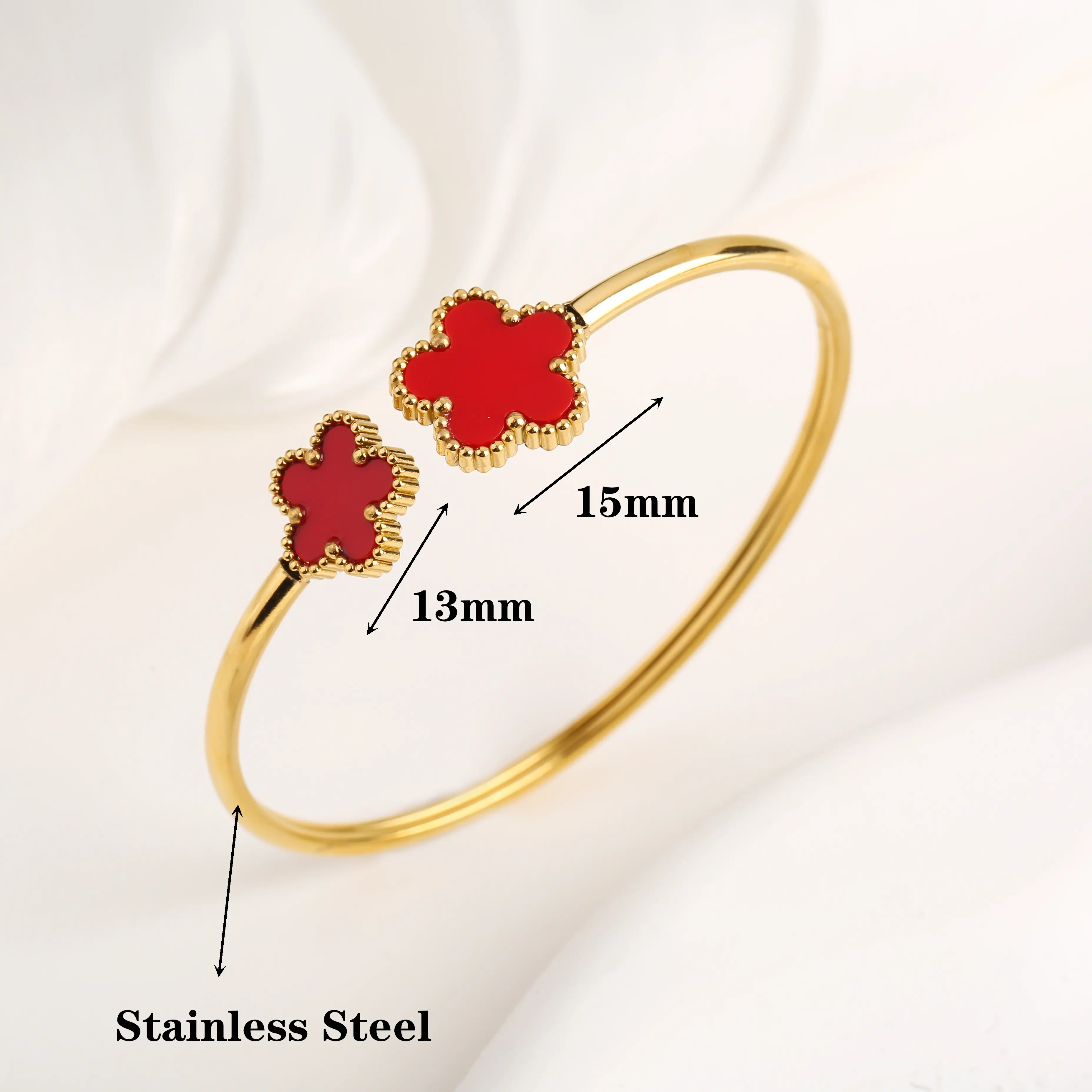 Gold-Plated Stainless Steel Five-Leaf Flower Open Bangle Luxury For Woman Girl Party Lucky Jewelry Accessories Daily Wear Clover