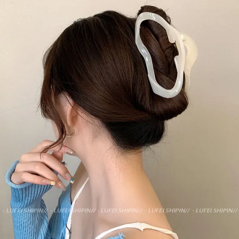 Large Size Cloud Shark Hair Claw Women's Korean Style Hair Accessories Back of Head Popular Trendy Hair Grips Salon Grade