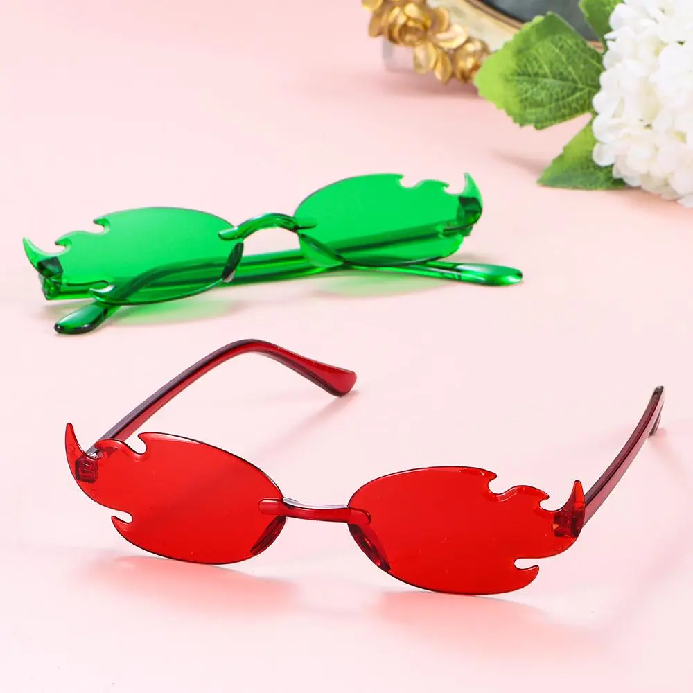 Women Jelly Color Fire Flame Sunglasses for Trendy Rimless Sunglasses Metal Frame UV400 Sun Glasses Party Cosplay Eyewear